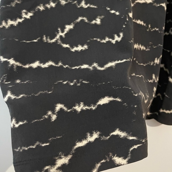 Black and brown pattern tank top - Picture 3 of 5